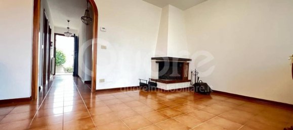 3 bedrooms House in Udine, Italy No. 283647 4