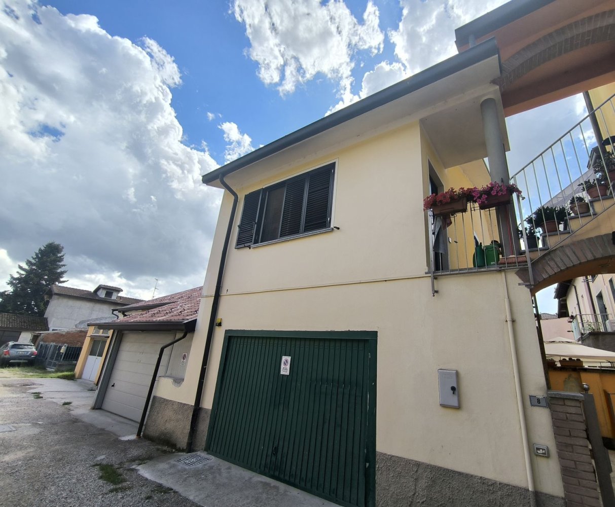 3 bedrooms Apartment in Caselle Lurani, Italy No. 362254