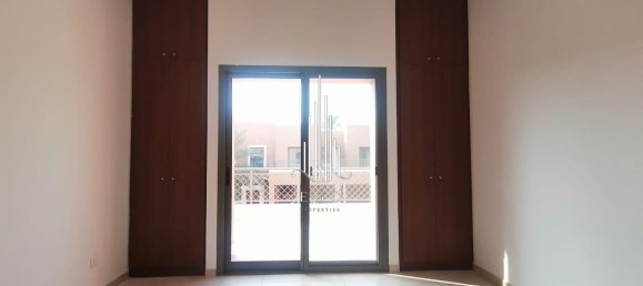 Вилла с 4 спальнями в Abu Dhabi Gate City, ОАЭ № 56140 12