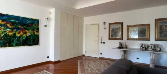 6 rooms Apartment in Genoa, Italy No. 17475 6