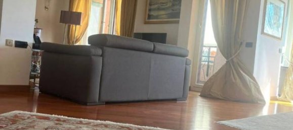 6 rooms Apartment in Genoa, Italy No. 17475 14