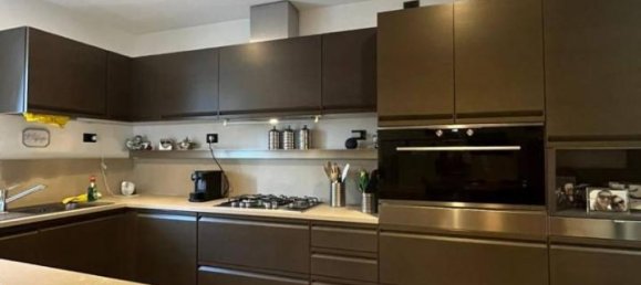 6 rooms Apartment in Genoa, Italy No. 17475 24