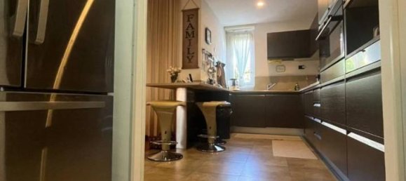 6 rooms Apartment in Genoa, Italy No. 17475 3