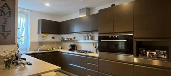 6 rooms Apartment in Genoa, Italy No. 17475 21