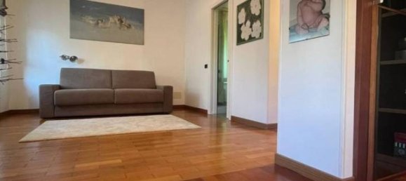 6 rooms Apartment in Genoa, Italy No. 17475 8