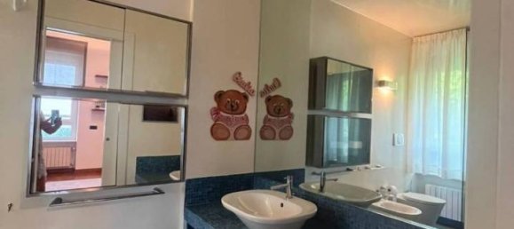 6 rooms Apartment in Genoa, Italy No. 17475 34