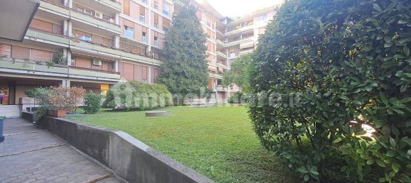 Квартира с 3 спальнями в Монца, Италия № 296757 3