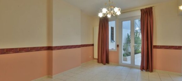 Коммерческая недвижимость 270м² в Шалон-ан-Шампань, Франция № 315750 5