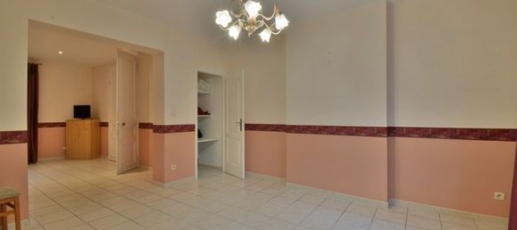 Коммерческая недвижимость 270м² в Шалон-ан-Шампань, Франция № 315750 3