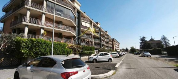 3 rooms Apartment in Rome, Italy No. 136593 2