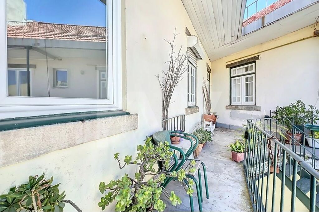 Apartamento de 4 dormitorios en Lisbon, Portugal No. 84941