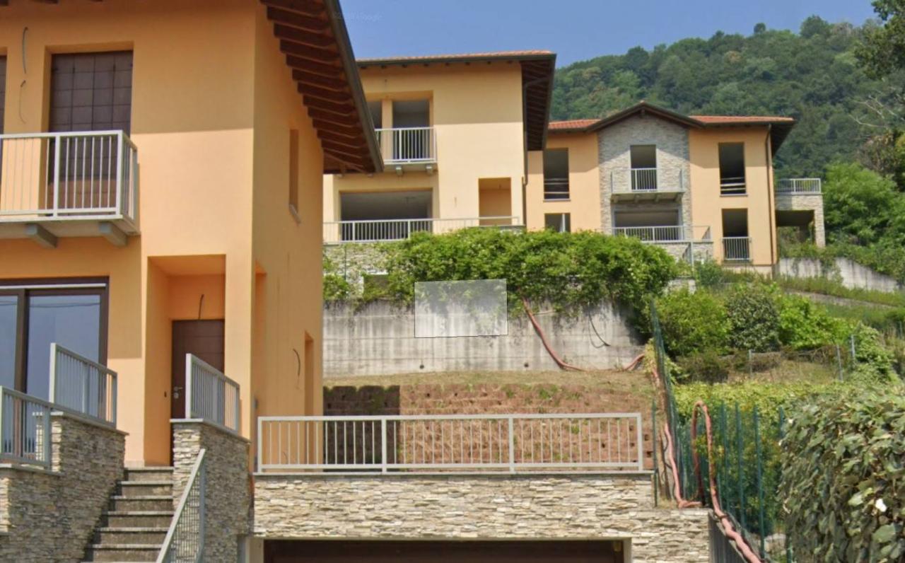 3 rooms Villa in Albavilla, Italy No. 130556