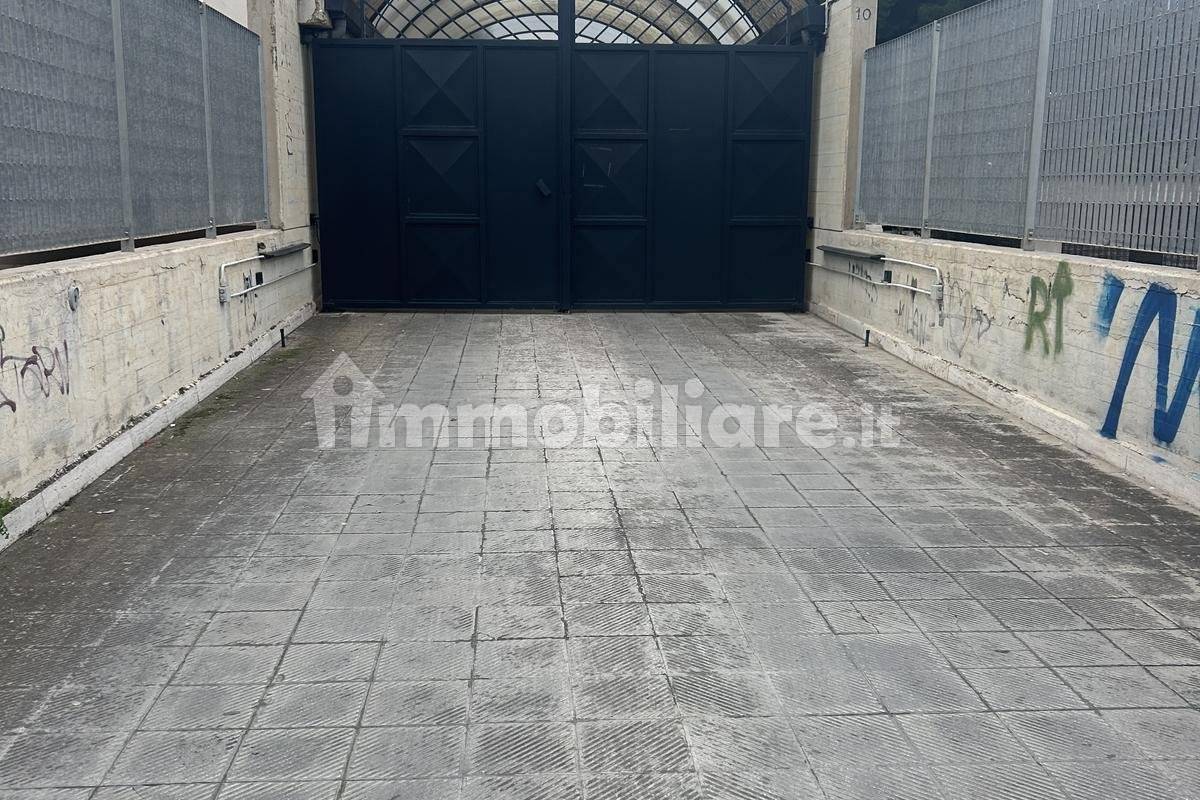 25m² Garage in Taranto, Italy No. 211520