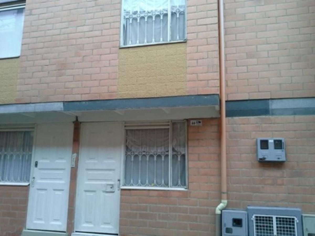 Casa de 2 dormitorios en Bogotá, Colombia No. 11627