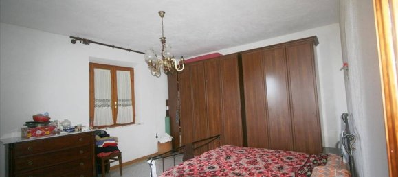 4 bedrooms House in Asciano, Italy No. 131764 7