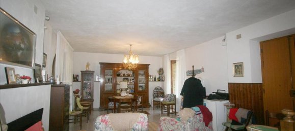 4 bedrooms House in Asciano, Italy No. 131764 4