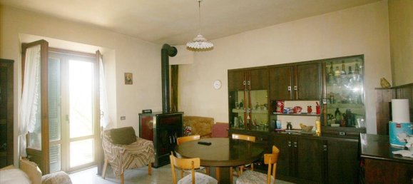 4 bedrooms House in Asciano, Italy No. 131764 3