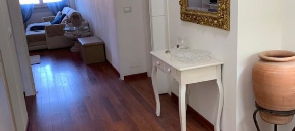 4 rooms Apartment in Carrara, Italy No. 27307 3