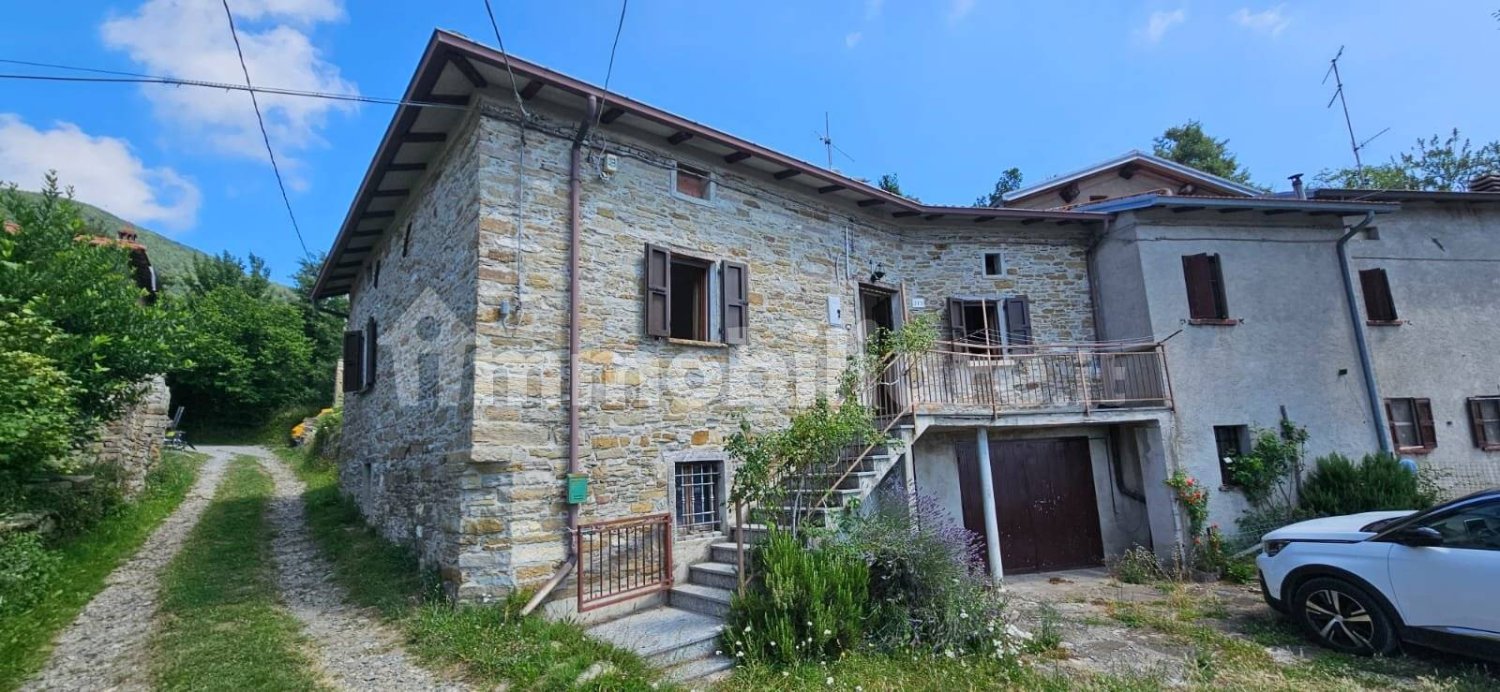 2 bedrooms House in Varsi, Italy No. 260851