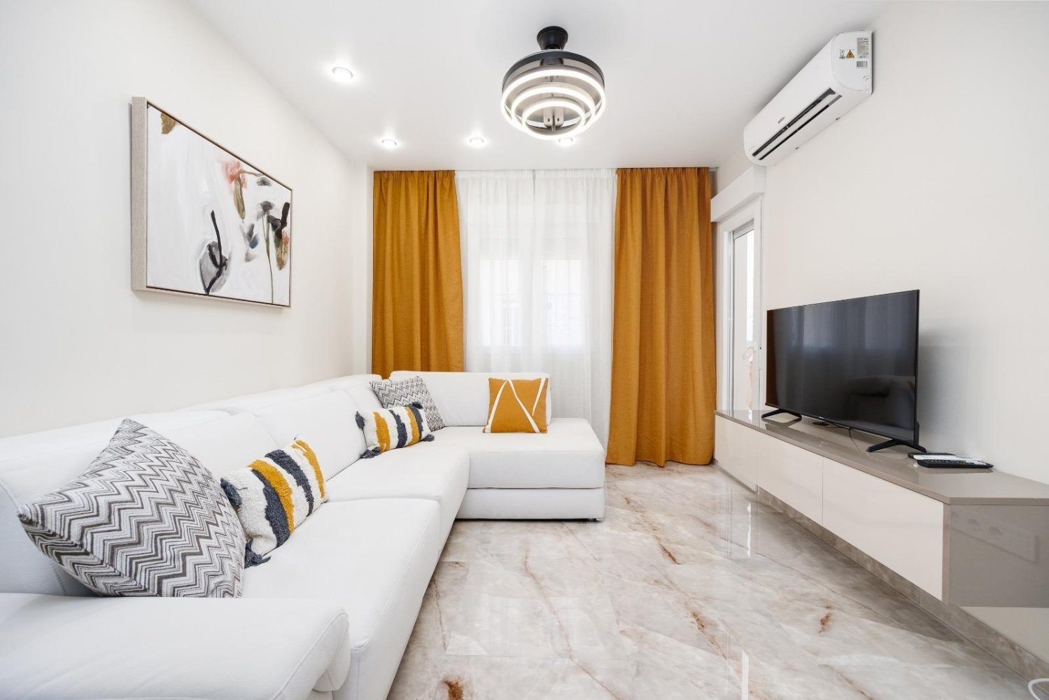  شقة في Torrevieja, Spain 43متر مربع رقم 370103