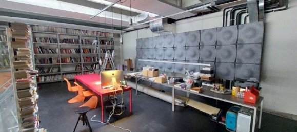 Склад 228м² в Венеция, Италия № 312430 8