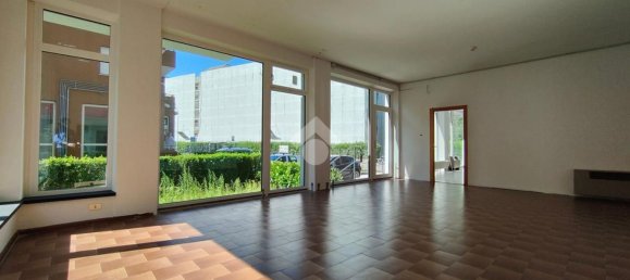 Gewerbliche Immobilie in Trento, Italy 210m², Nr. 288630 16