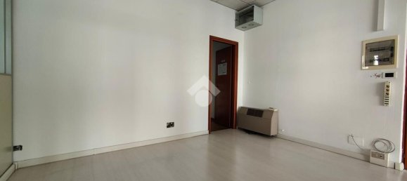 Gewerbliche Immobilie in Trento, Italy 210m², Nr. 288630 7