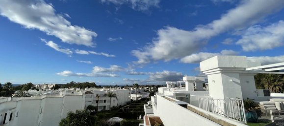 Ático de 3 dormitorios en Estepona, Spain No. 185276 2