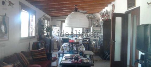 Дом с 7 комнатами в Лечче, Италия № 268666 6