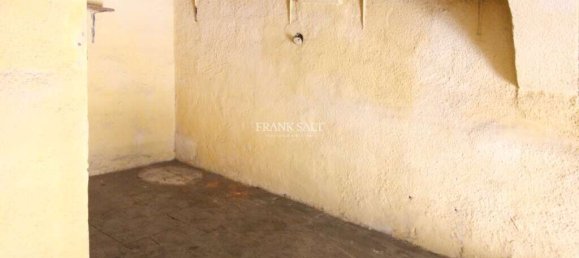 55m² Shop in Valletta, Malta No. 13047 2