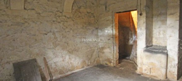 55m² Shop in Valletta, Malta No. 13047 3