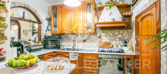 4 bedrooms Villa in Bracciano, Italy No. 11231 23