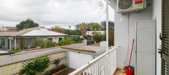 4 rooms Apartment in Rome, Italy No. 16024 16