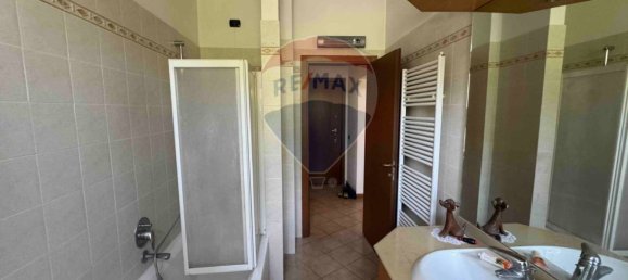 4 Schlafzimmer Wohnung in Clivio, Italy, Nr. 378931 16