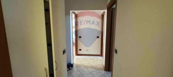 4 Schlafzimmer Wohnung in Clivio, Italy, Nr. 378931 10