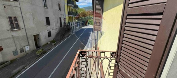 4 Schlafzimmer Wohnung in Clivio, Italy, Nr. 378931 13