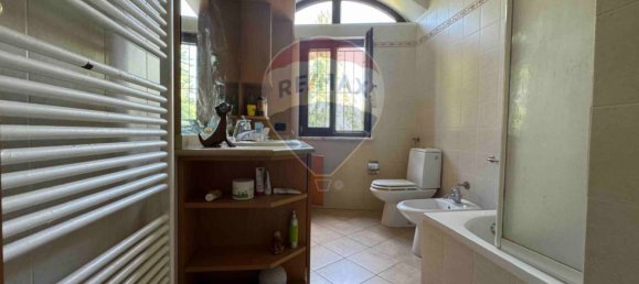 4 Schlafzimmer Wohnung in Clivio, Italy, Nr. 378931 17
