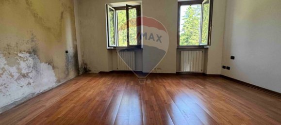 4 Schlafzimmer Wohnung in Clivio, Italy, Nr. 378931 20