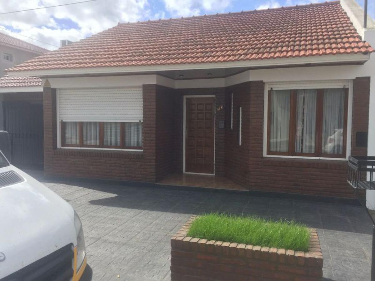 Дом с 4 спальнями в Буэнос-Айрес, Аргентина № 79445