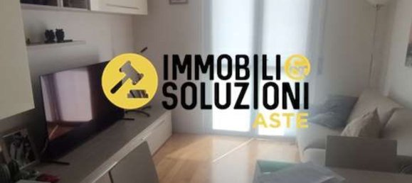 3 rooms Apartment in Garbagnate Milanese, Italy No. 6931 9