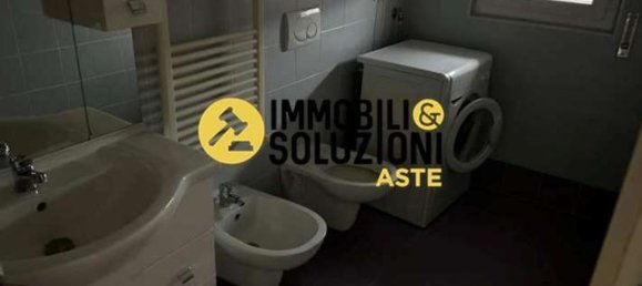 3 rooms Apartment in Garbagnate Milanese, Italy No. 6931 2