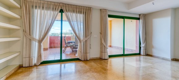 3 bedrooms Penthouse in Fuengirola, Spain No. 146114 5