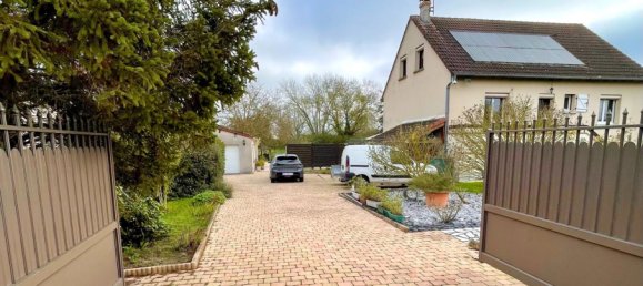 4 bedrooms House in Marmagne, France No. 47734 2