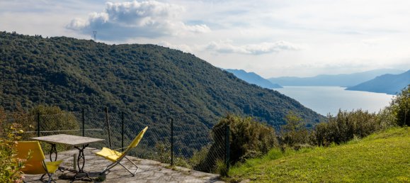 Villa de 2 dormitorios en Maccagno con Pino e Veddasca, Italy No. 318219 15
