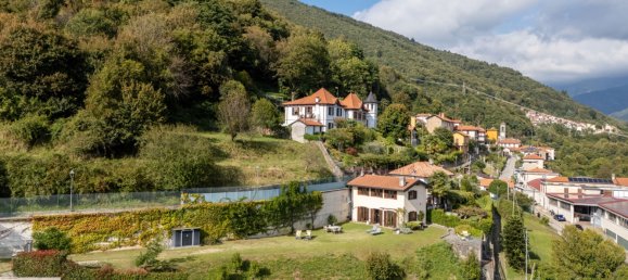 Villa de 2 dormitorios en Maccagno con Pino e Veddasca, Italy No. 318219 2