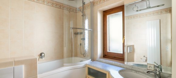 Villa de 2 dormitorios en Maccagno con Pino e Veddasca, Italy No. 318219 10