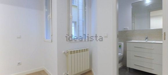 3 bedrooms Apartment in Madrid, Spain No. 82682 11