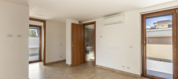2 bedrooms Villa in Rome, Italy No. 290842 19
