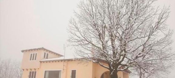 4 bedrooms Villa in Larissa, Greece No. 4046 17