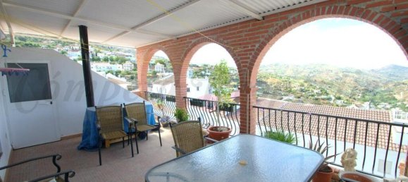 Таунхаус с 3 спальнями в Канильяс де Альбайда, Испания № 176135 15